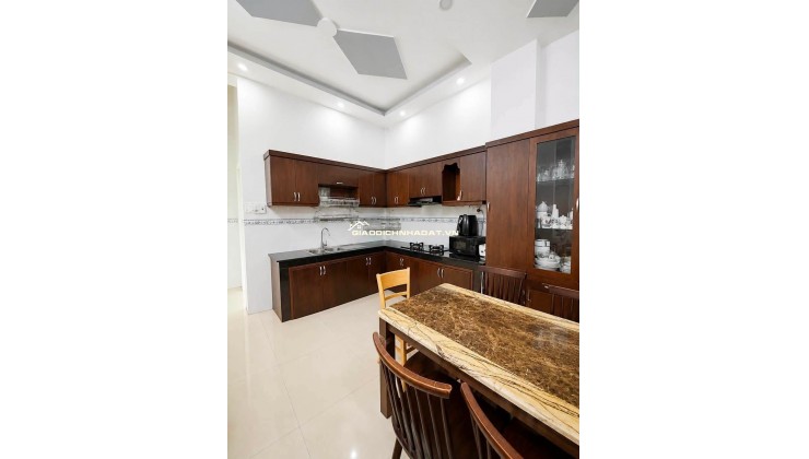 BÁN NHÀ 4 Tầng CHÍNH CHỦ, DTSD 200m, TRƯƠNG ĐÌNH HỘI P16Q8, CHỈ CÓ 5ty200